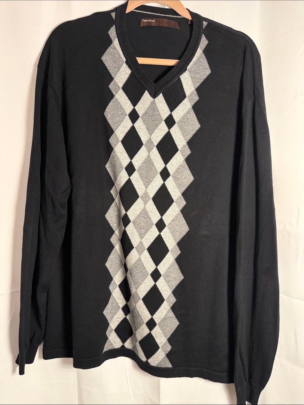 Perry Ellis Black V-Neck Sweater with Gray Argyle Stripe size: XXL